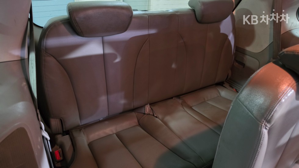 Kia Carnival — miniaturë 10