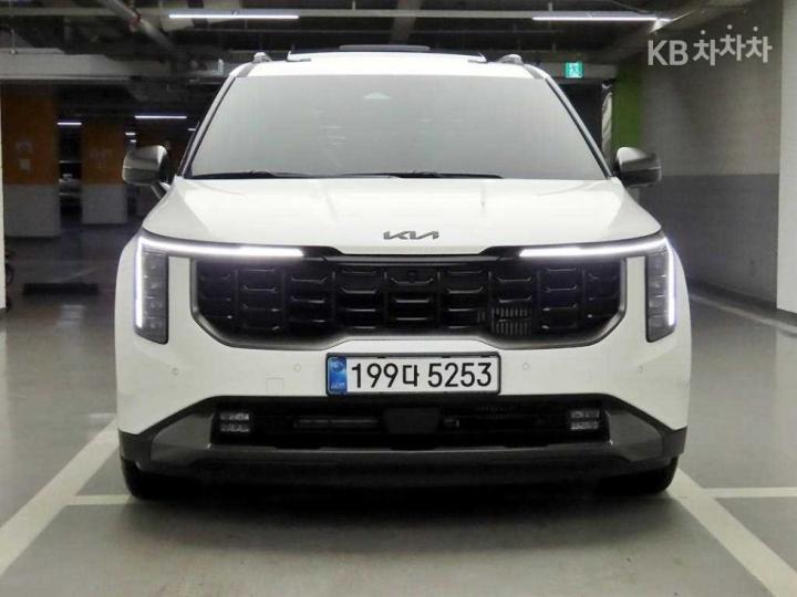 Kia Carnival 1.6 HEV 9인승 X-Line — foto 1