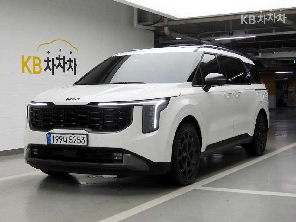 Kia Carnival — miniaturë 2