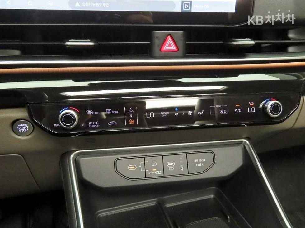 Kia Carnival — miniaturë 9