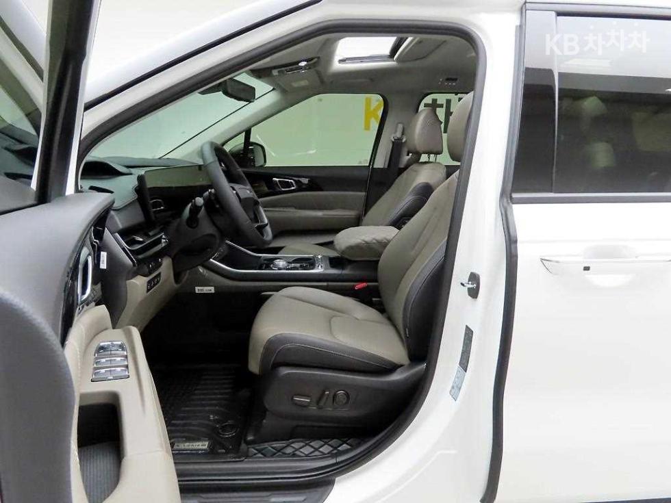 Kia Carnival — miniaturë 11