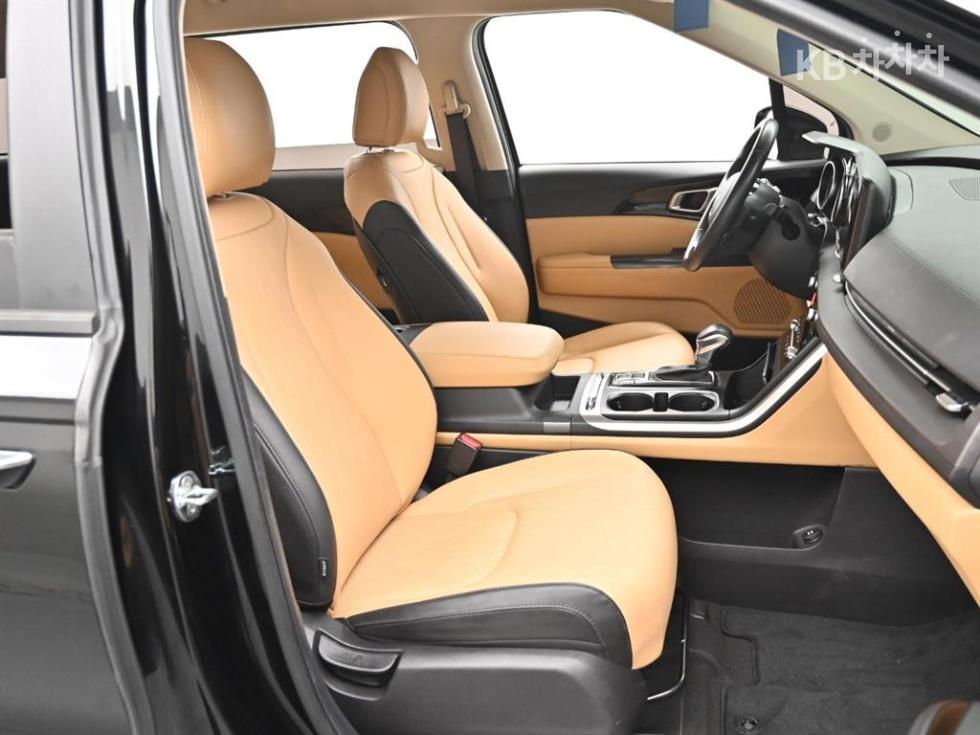 Kia Carnival — miniaturë 10