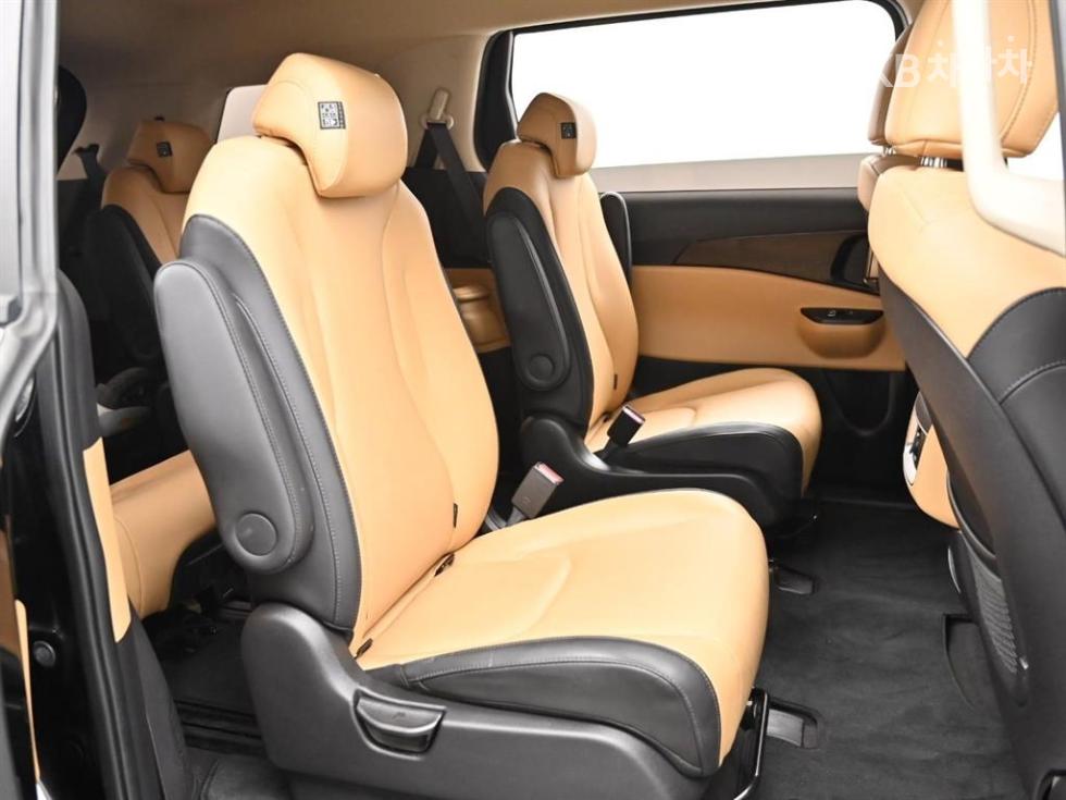 Kia Carnival — miniaturë 12
