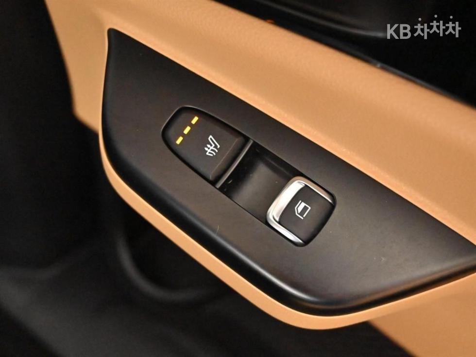 Kia Carnival — miniaturë 16