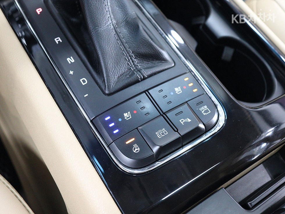 Kia Carnival — miniaturë 12