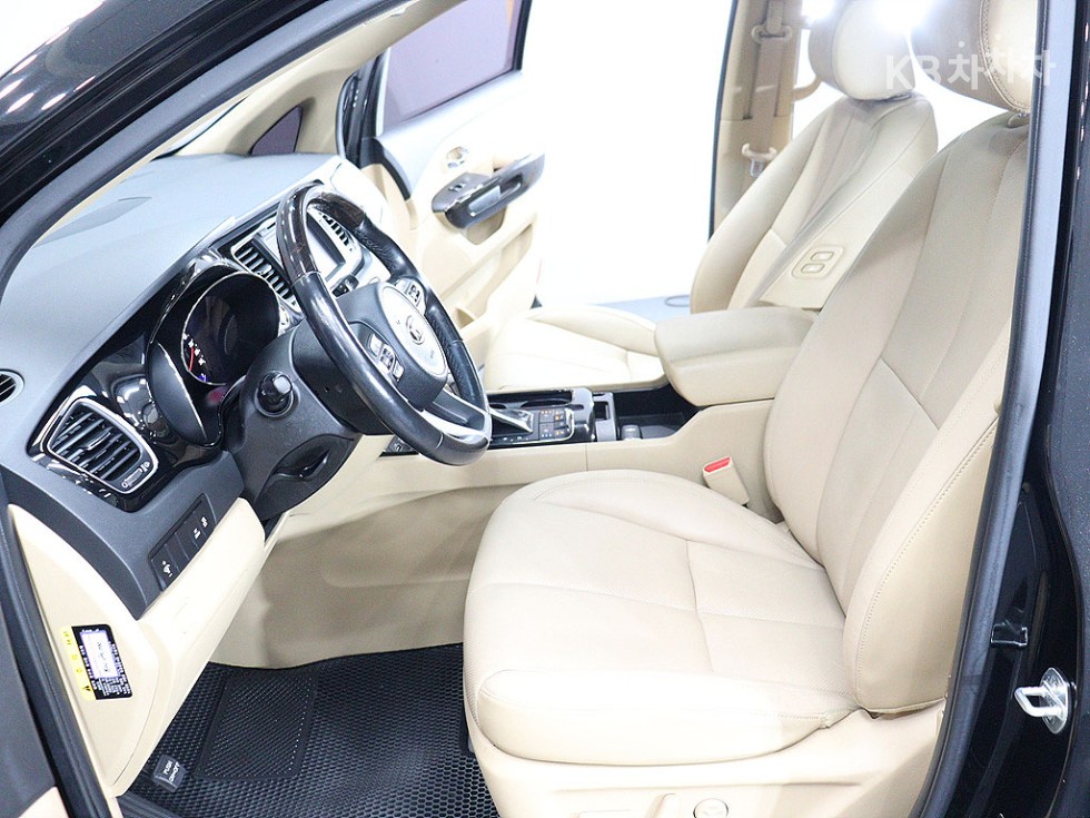 Kia Carnival — miniaturë 15