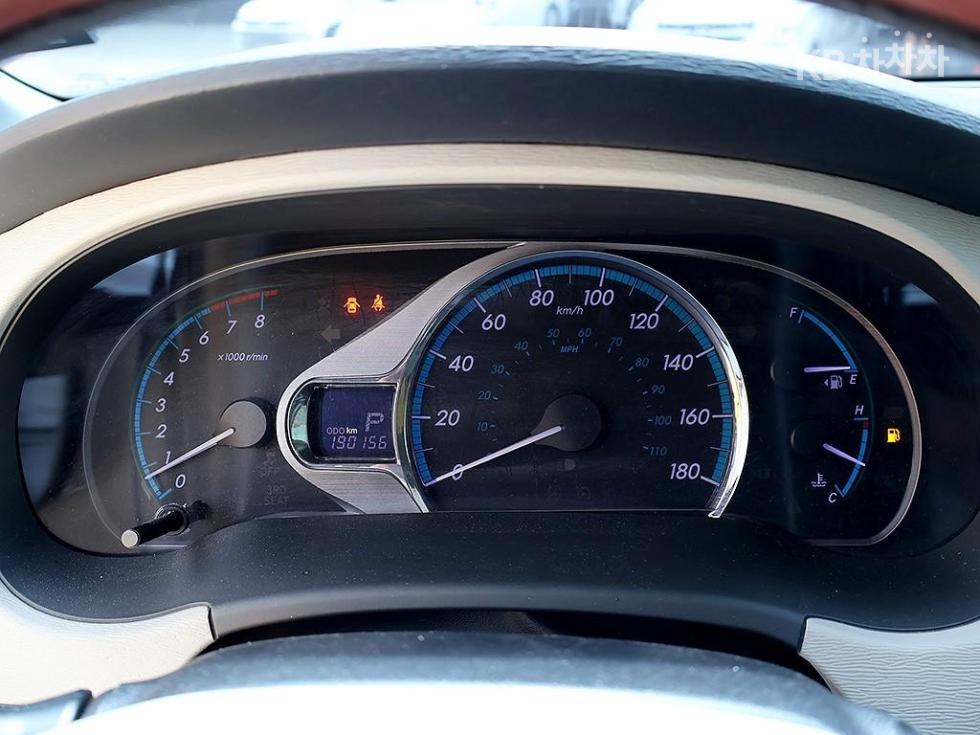 Toyota Sienna — miniaturë 6