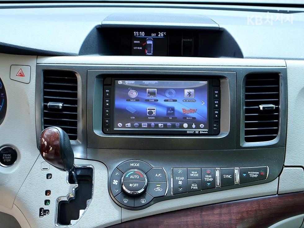 Toyota Sienna — miniaturë 8