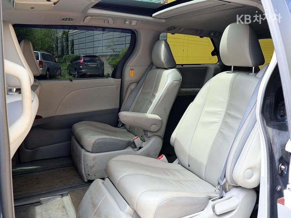 Toyota Sienna — miniaturë 11