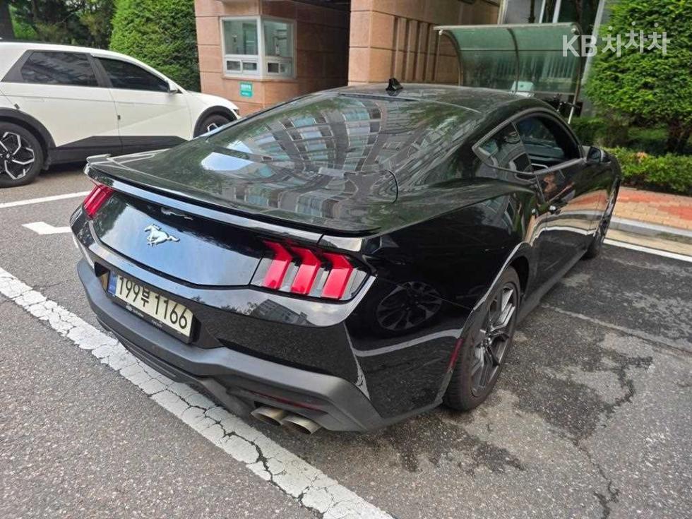 2025 Ford Used Car photo