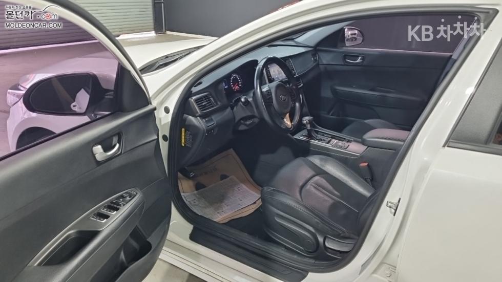 Kia K5 — miniaturë 9