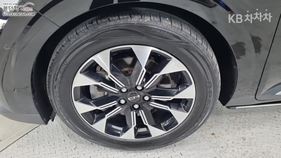 Kia Carnival — miniaturë 6