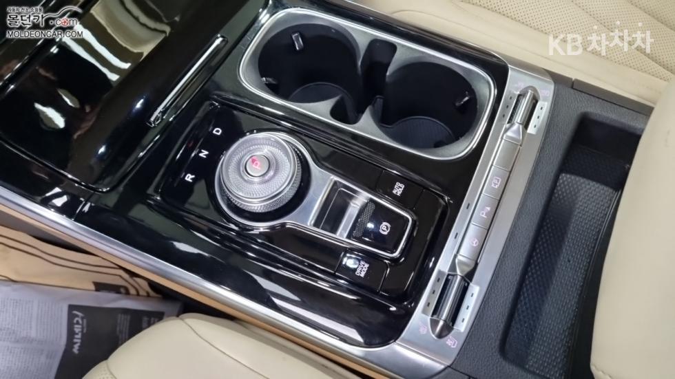 Kia Carnival — miniaturë 14