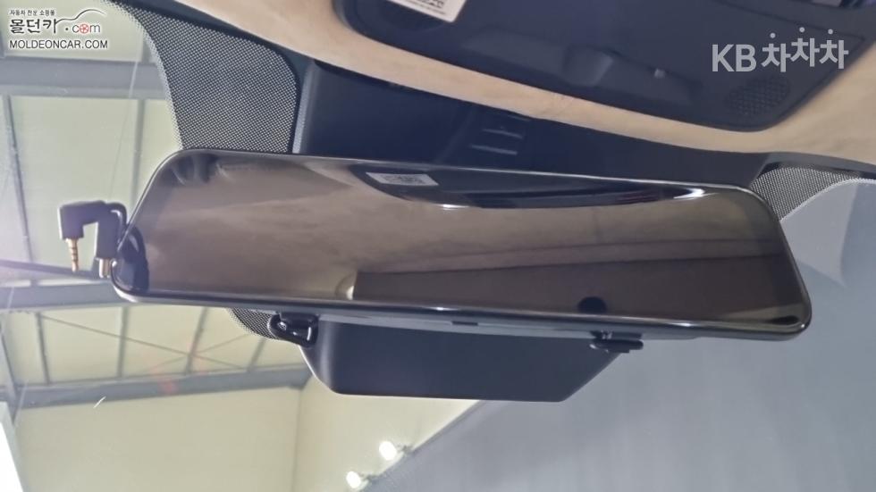 Kia Carnival — miniaturë 15