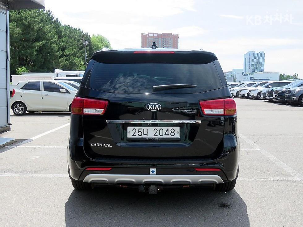 Kia Carnival — miniaturë 3