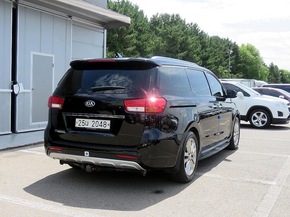 Kia Carnival — miniaturë 4