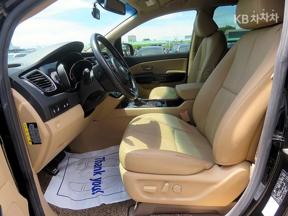 Kia Carnival — miniaturë 7