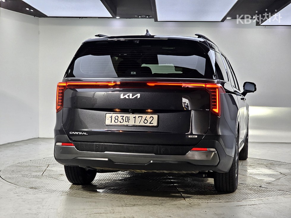 Kia Carnival — miniaturë 3