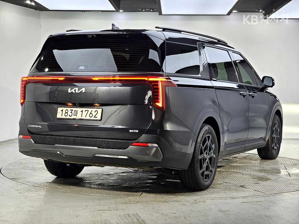 Kia Carnival — miniaturë 4