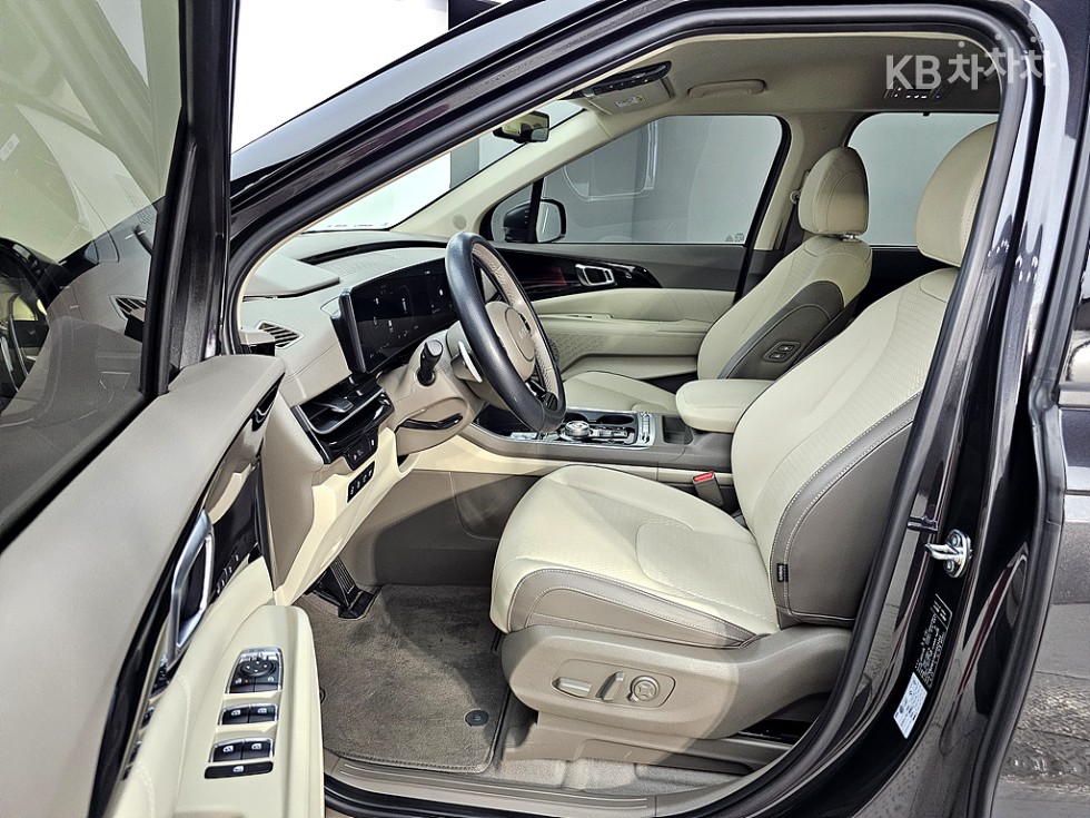 Kia Carnival — miniaturë 8