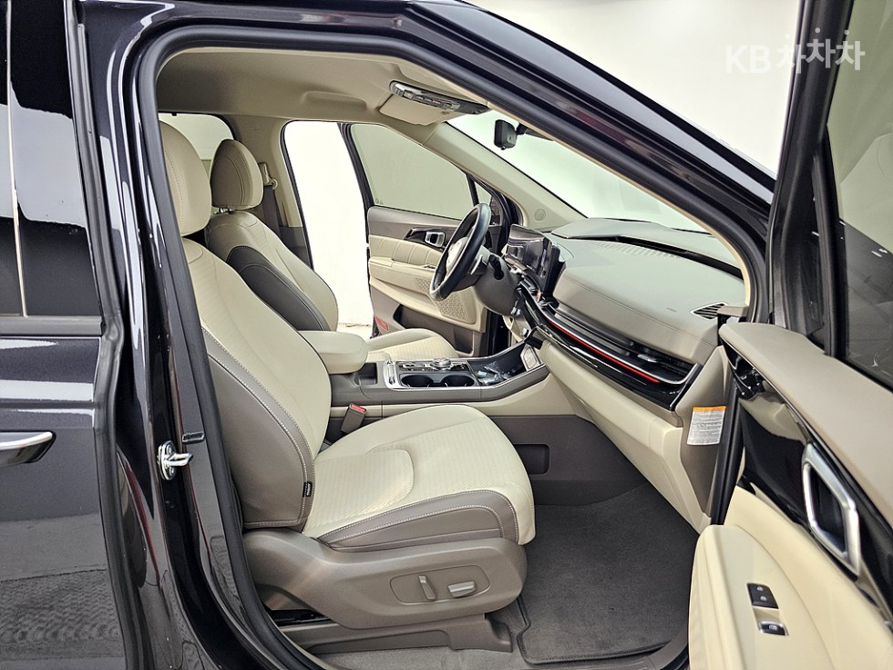 Kia Carnival — miniaturë 11