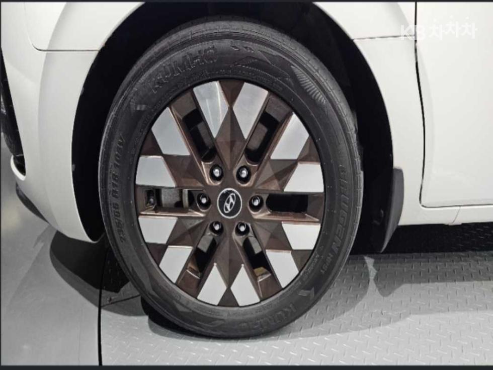 Hyundai Staria — miniaturë 5