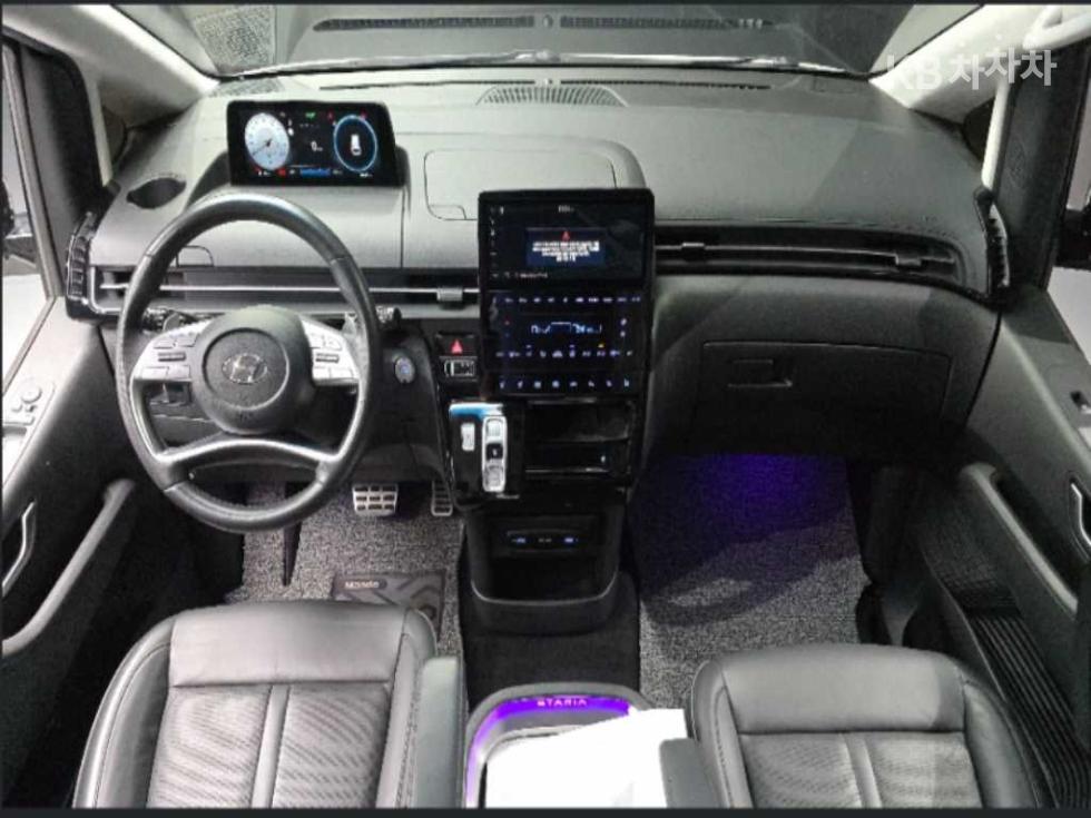 Hyundai Staria — miniaturë 7