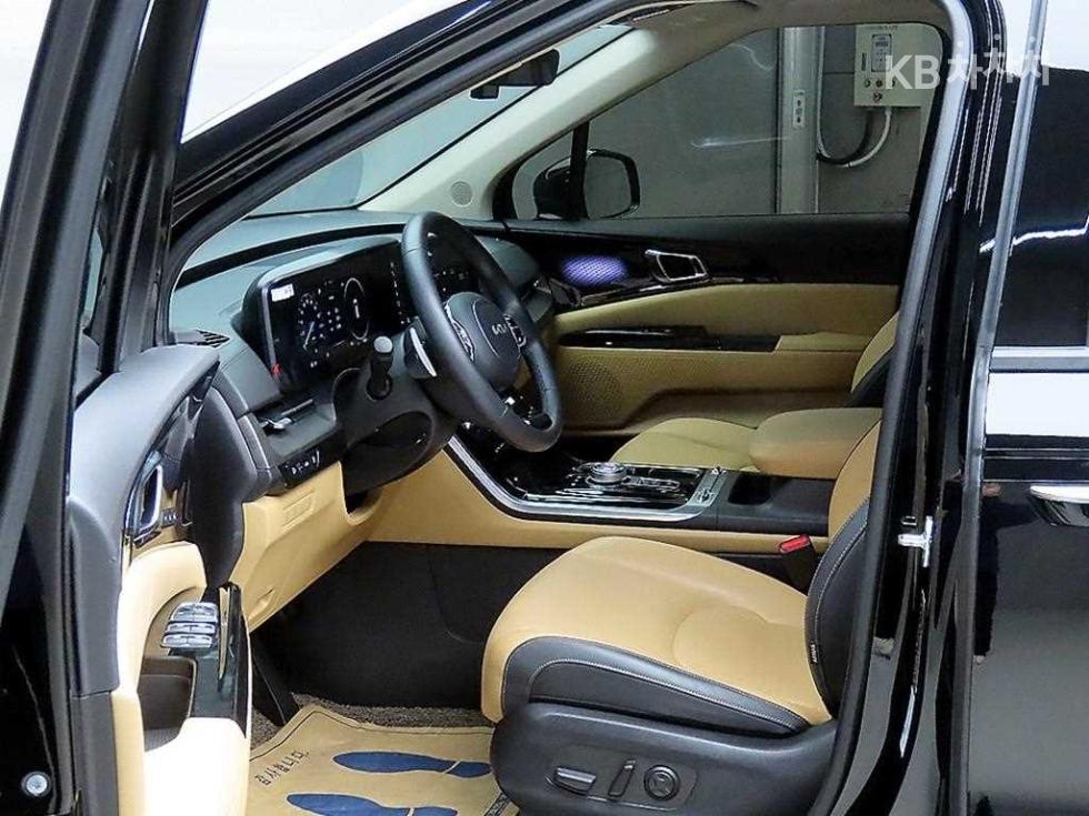 Kia Carnival — miniaturë 5