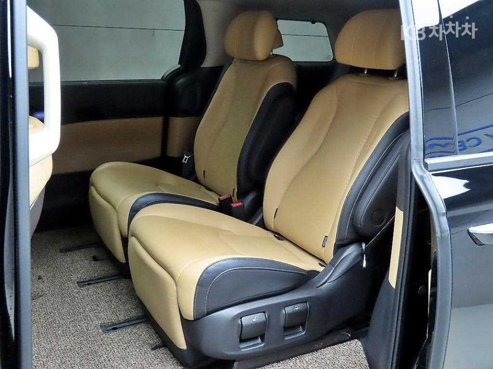 Kia Carnival — miniaturë 6