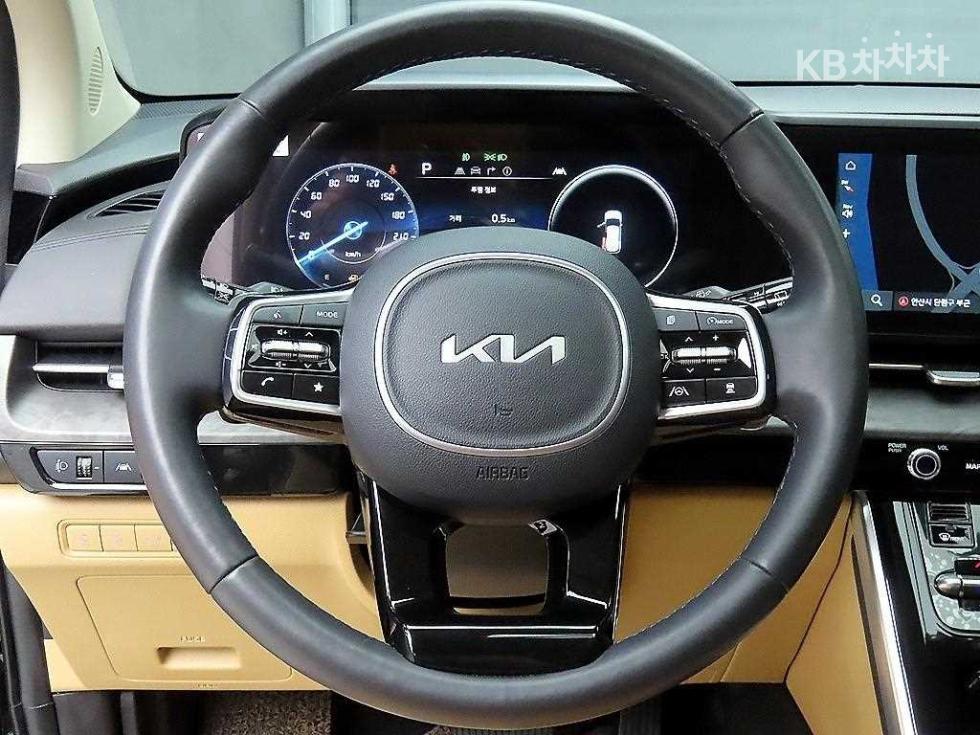 Kia Carnival — miniaturë 9