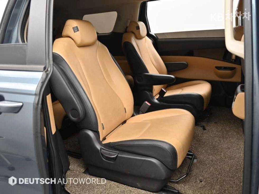 Kia Carnival — miniaturë 12