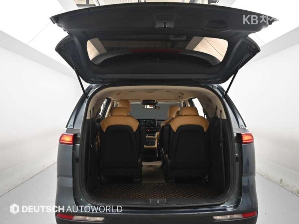 Kia Carnival — miniaturë 19
