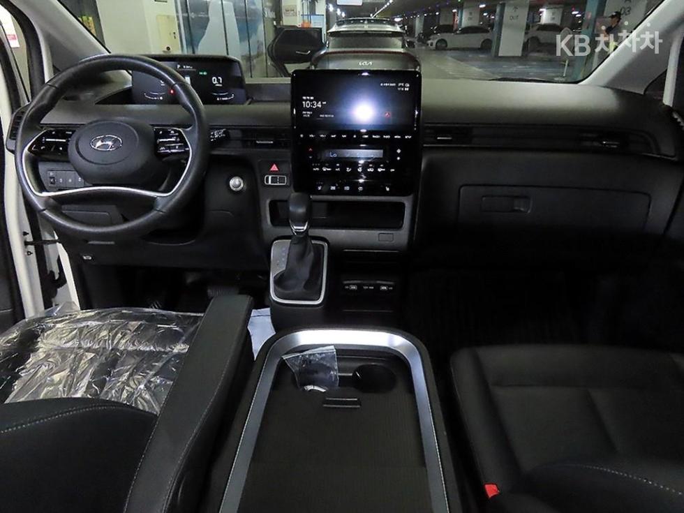 Hyundai Staria — miniaturë 10