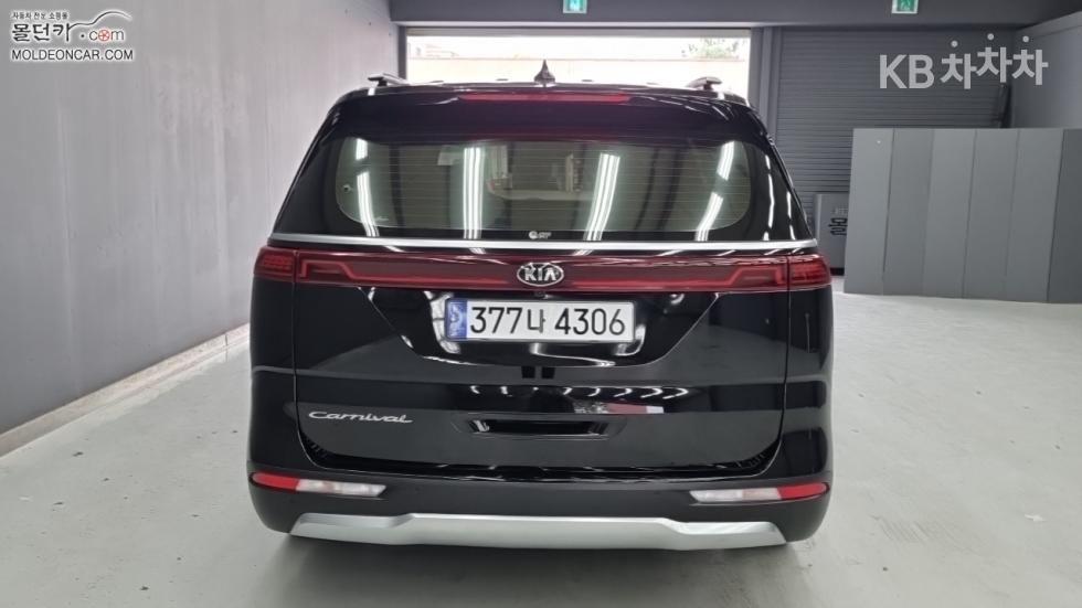 Kia Carnival — miniaturë 4