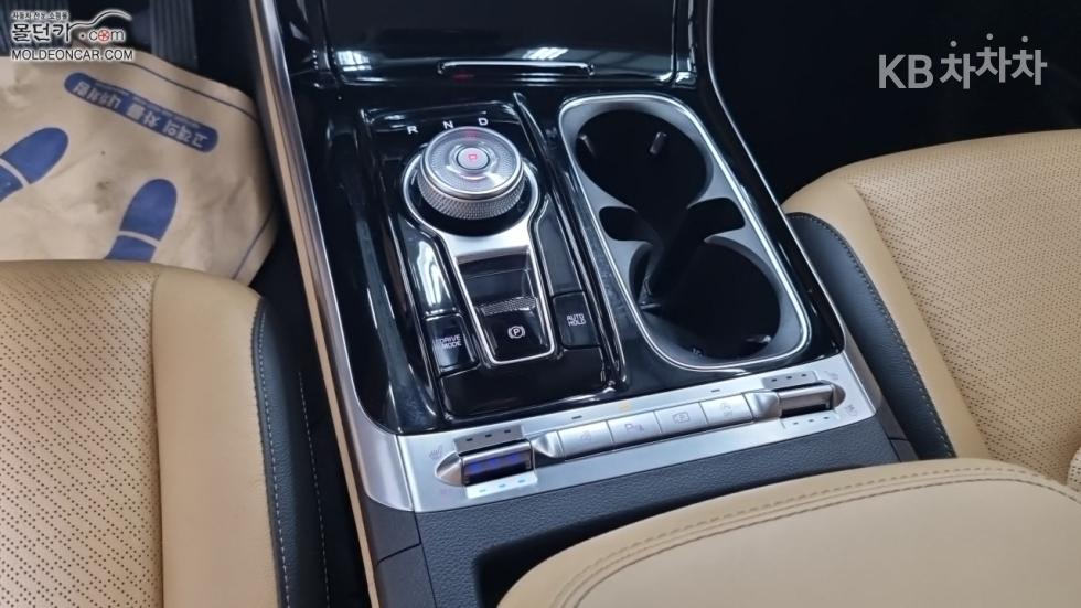 Kia Carnival — miniaturë 14