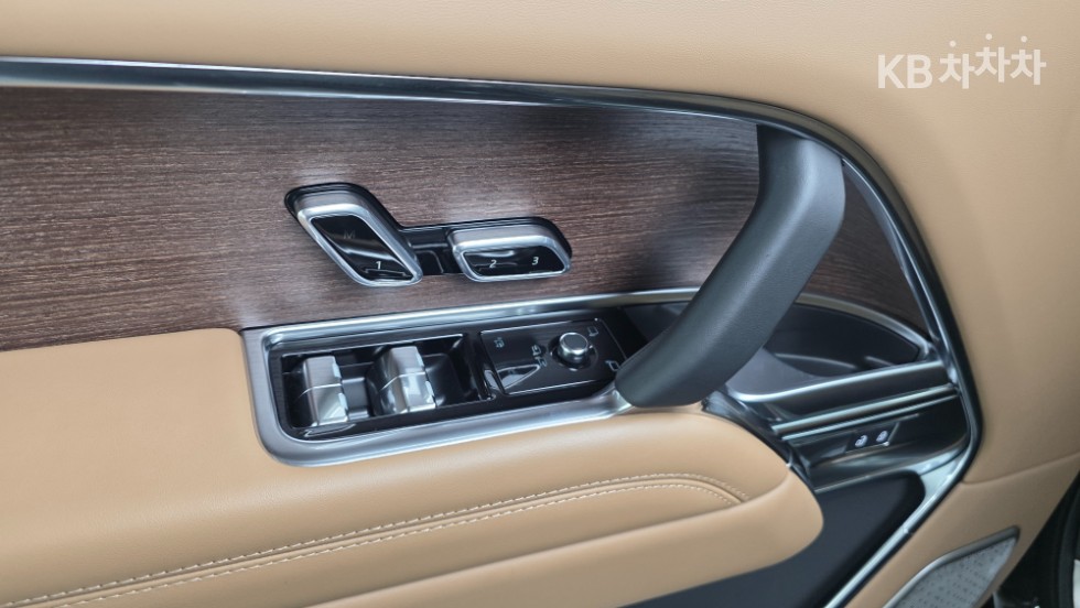 Land Rover Range Rover — miniaturë 23