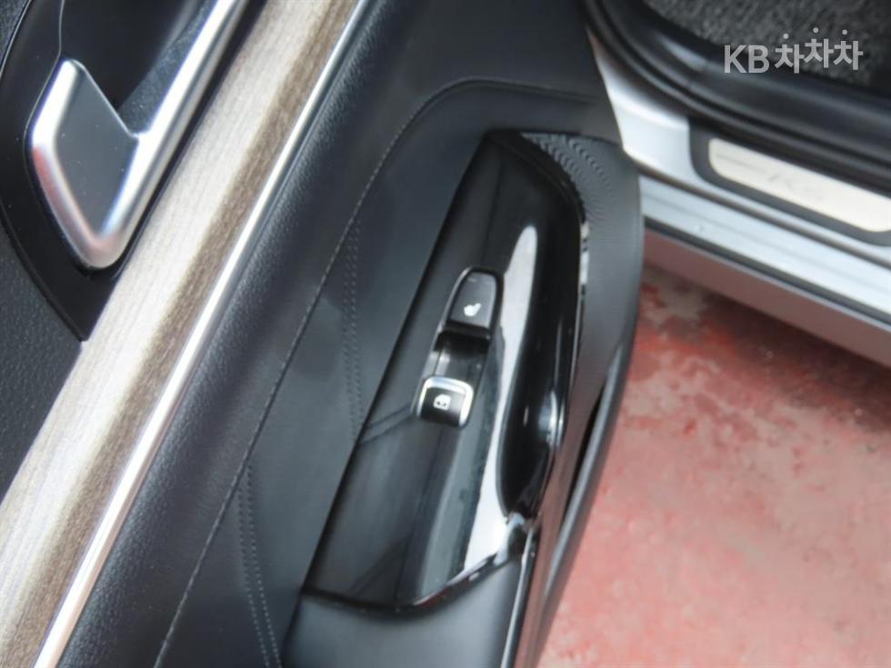 Kia K5 — miniaturë 6
