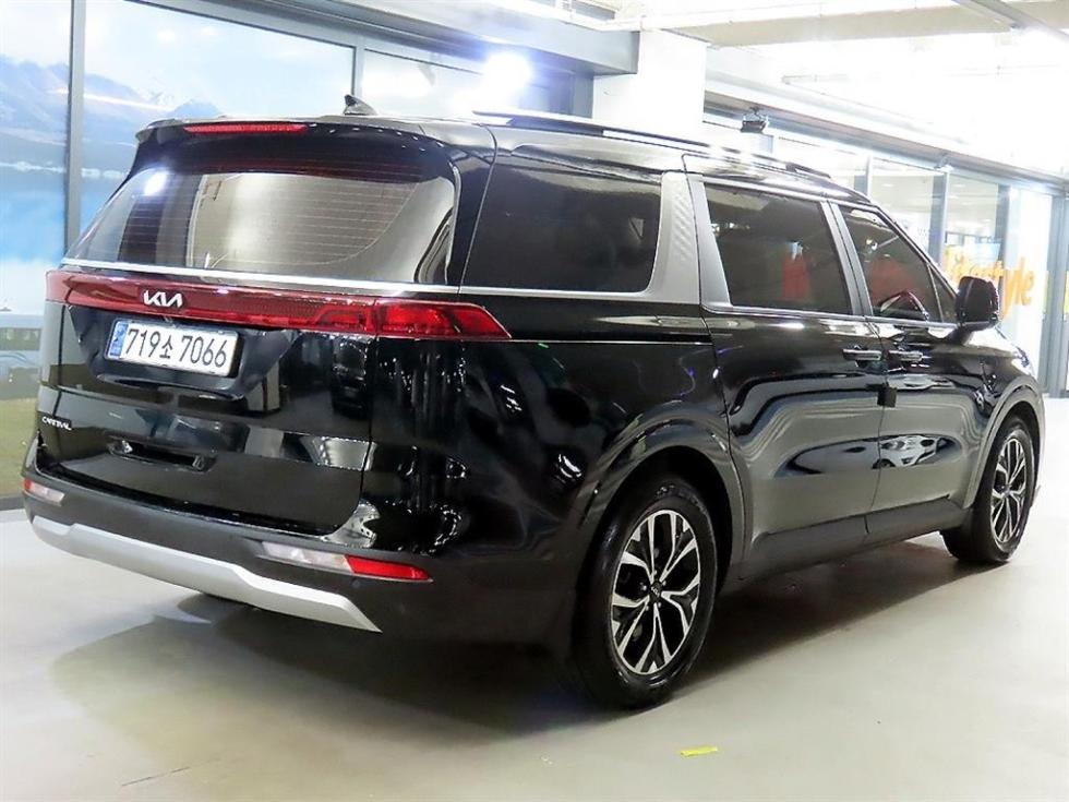 Kia Carnival — miniaturë 4