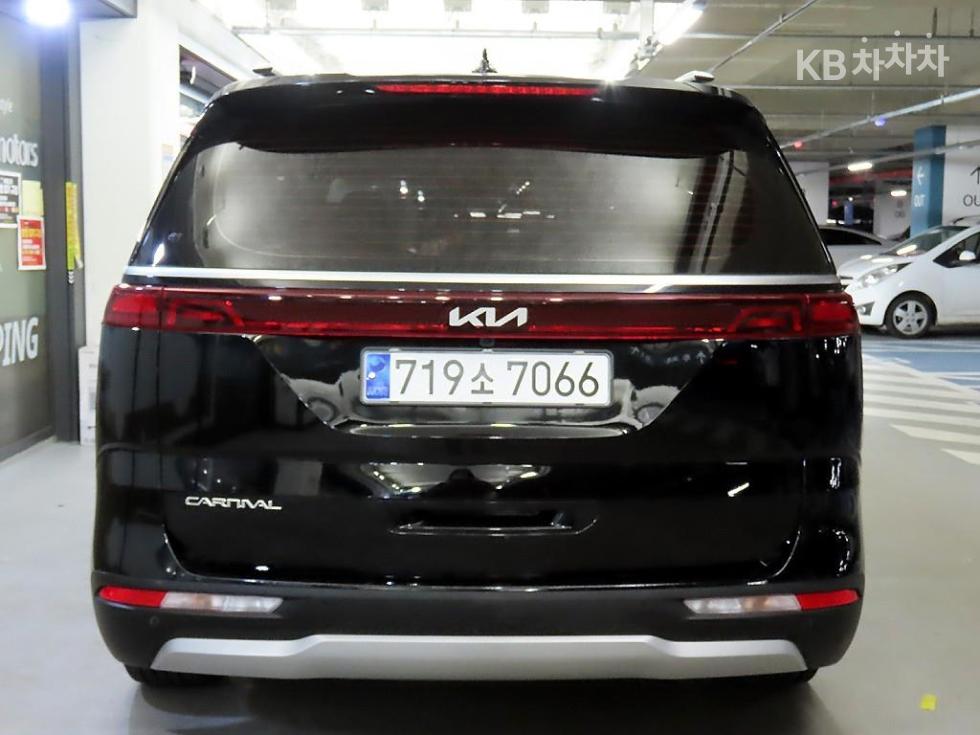Kia Carnival — miniaturë 5