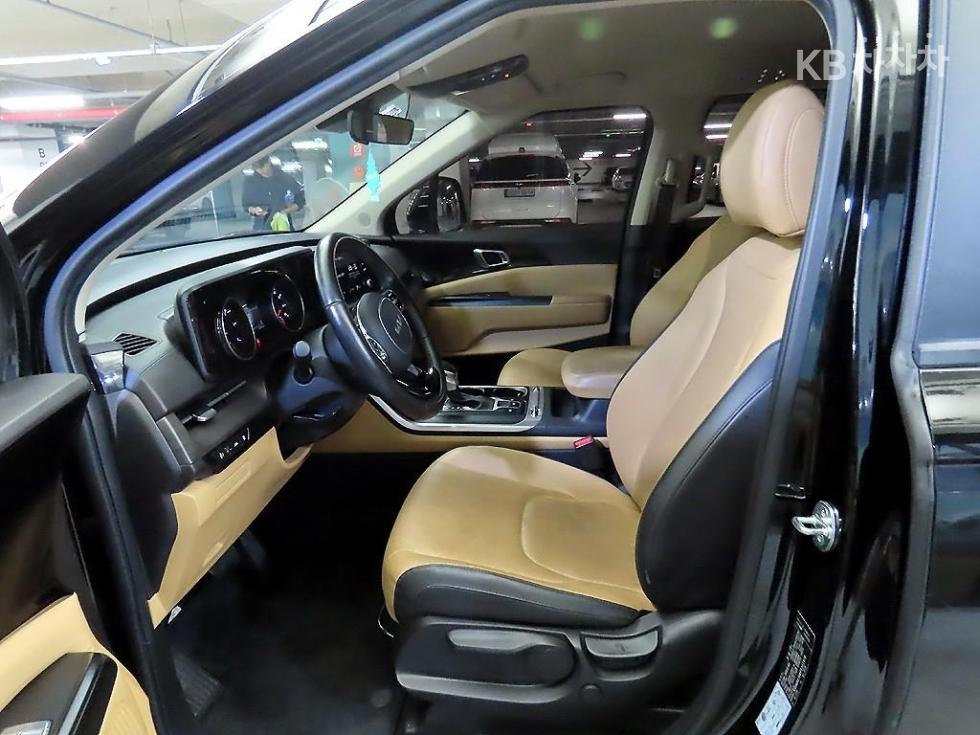 Kia Carnival — miniaturë 6