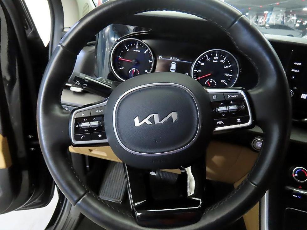 Kia Carnival — miniaturë 8