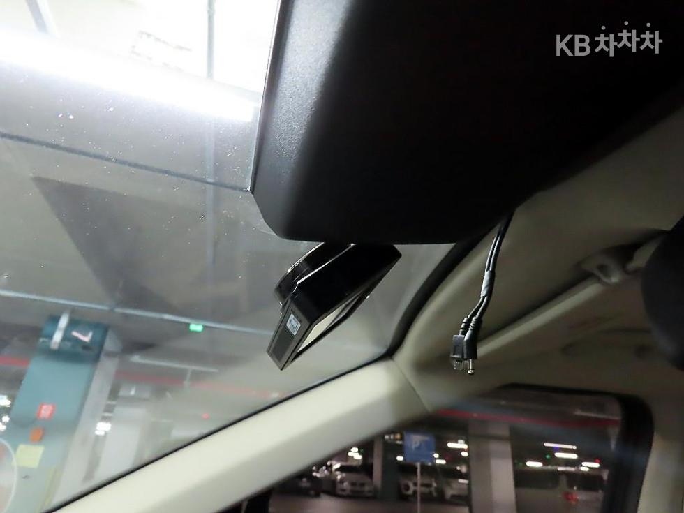 Kia Carnival — miniaturë 14