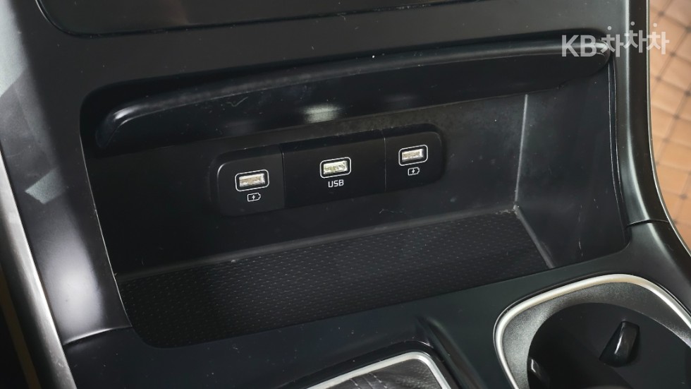 Kia Carnival — miniaturë 19