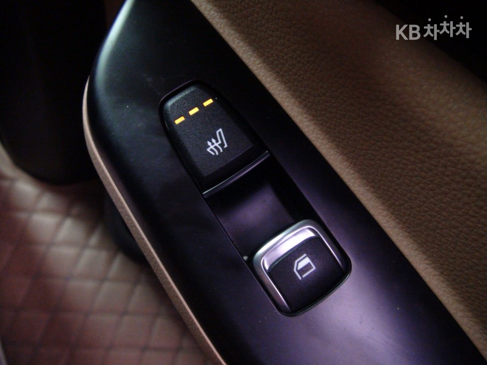 Kia Carnival — miniaturë 24