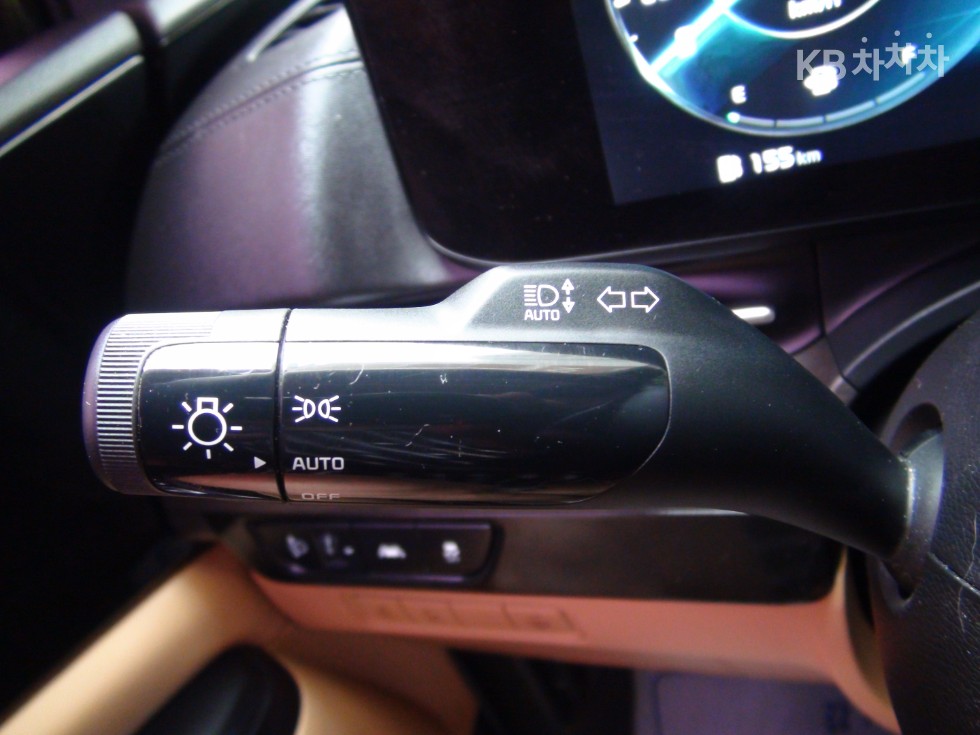 Kia Carnival — miniaturë 15