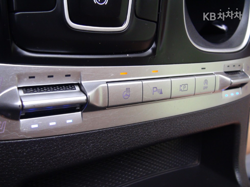Kia Carnival — miniaturë 27