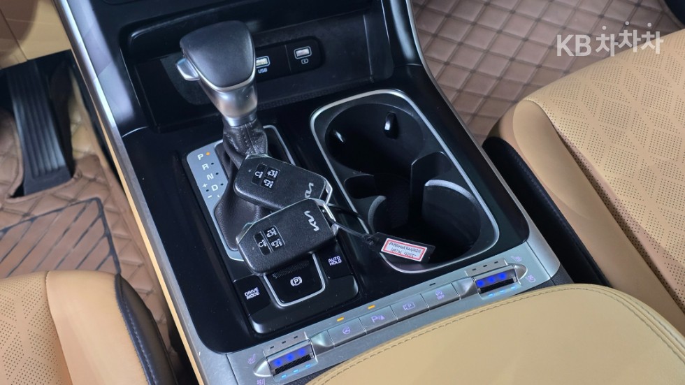 Kia Carnival — miniaturë 8