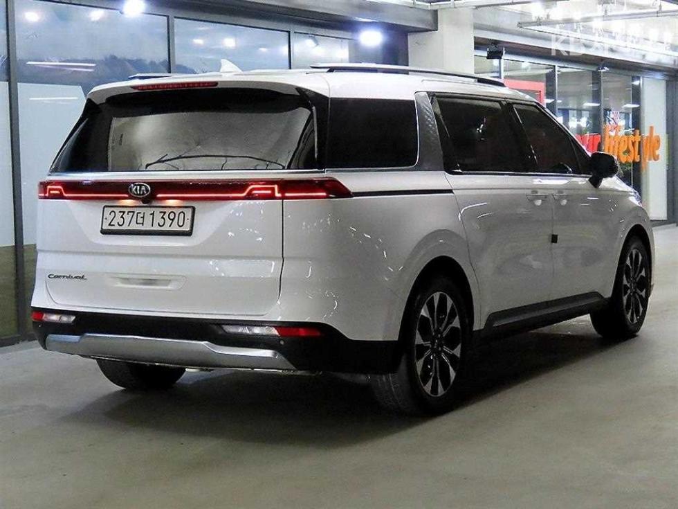 Kia Carnival — miniaturë 4