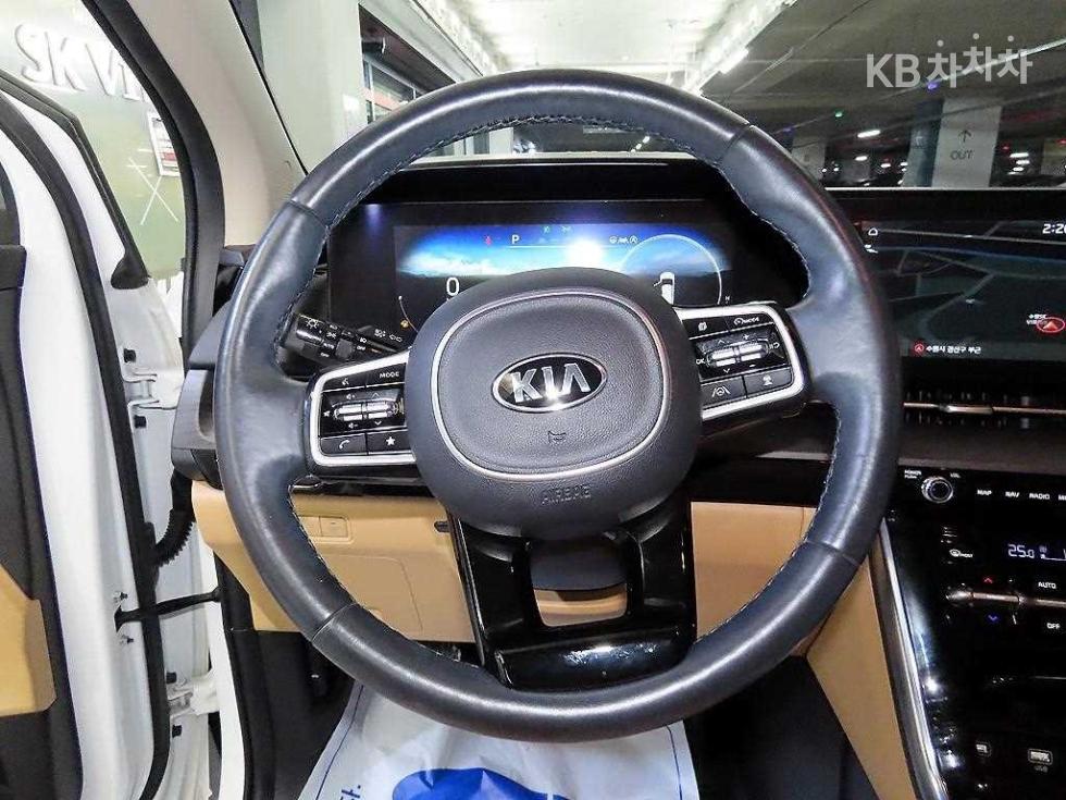 Kia Carnival — miniaturë 8
