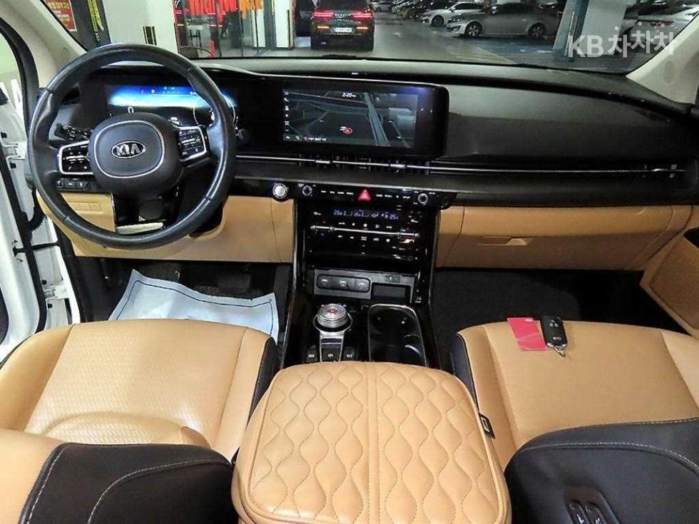 Kia Carnival — miniaturë 10